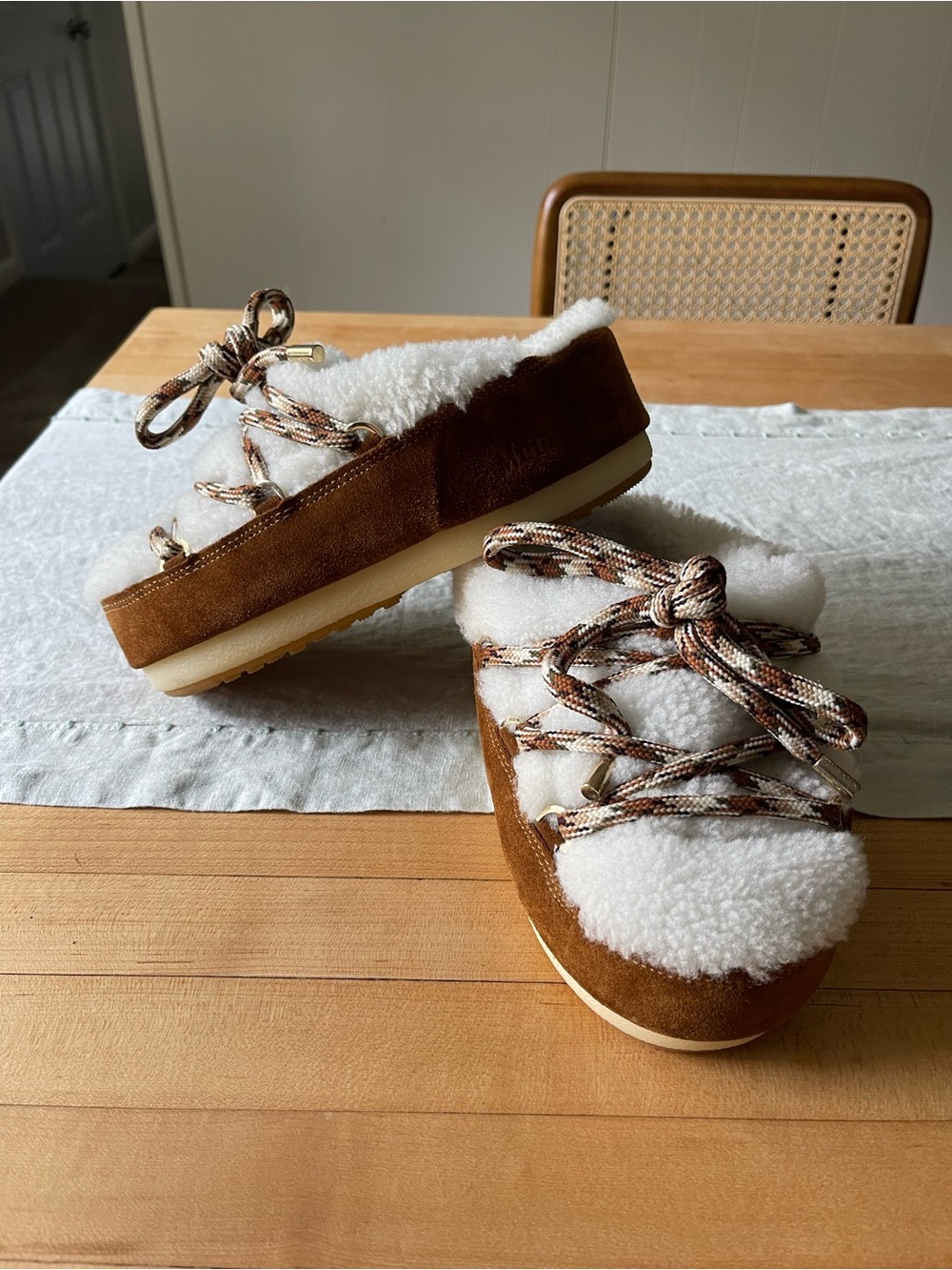 Evx Shearling Mule in Whisky & Off White - Picture 4 of 7